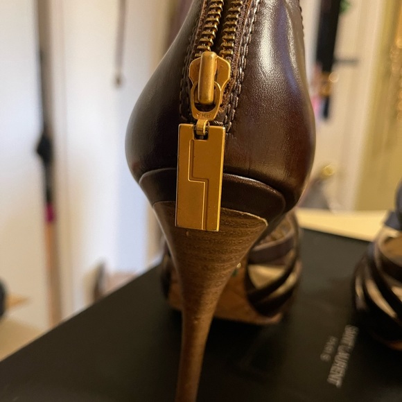 L.A.M.B brown shoes. goes with most outfits. Used only twice. It’s a size 8M. - Picture 5 of 8